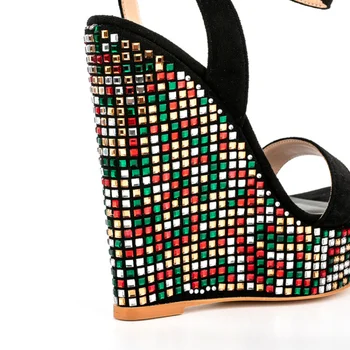 2023 Ženska ljetna Novi Modni obojeni dijamant elegantna ženska obuća s izravnom insignia, modeliranje cipele za banket, Sandale na platformu